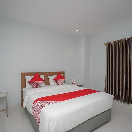 Oyo 616 Express Inn Palembang Buitenkant foto